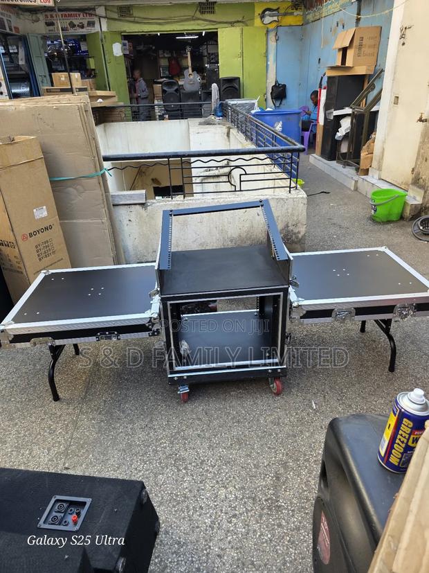 9u Two Table Closed Rack - thumbnail 3