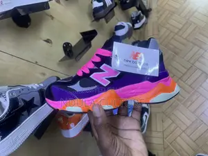 New Balance 9060 Kidz Size 25—-To—-36