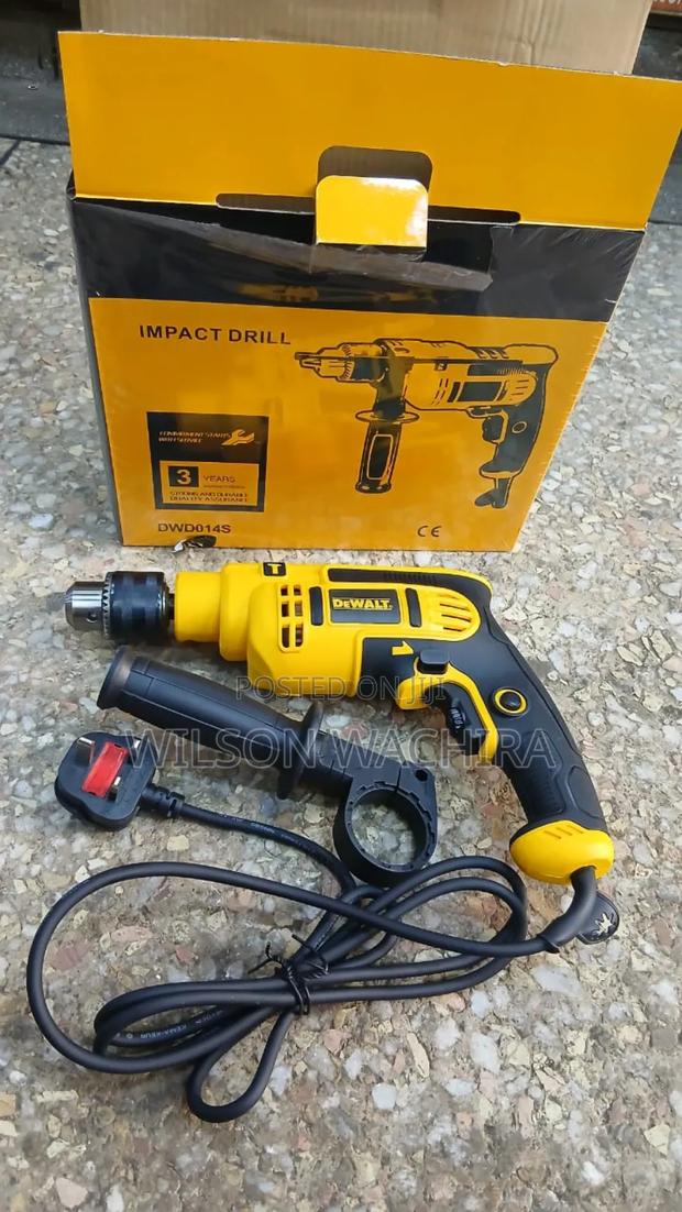 Dewalt Impact Drill. 700w - main view