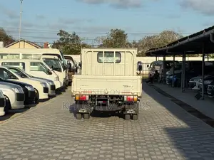 Isuzu Elf 2018