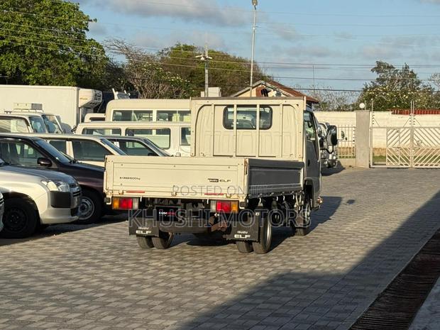 Isuzu Elf 2018 - thumbnail 6