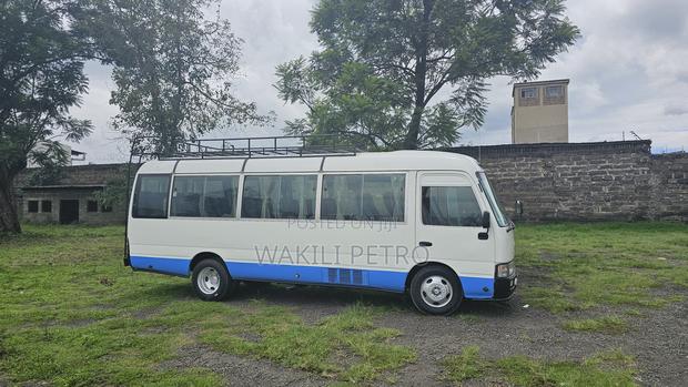 Toyota Coaster 2006 White - thumbnail 10