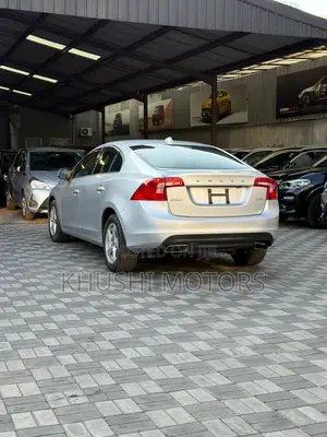 Volvo S60 2018 Silver