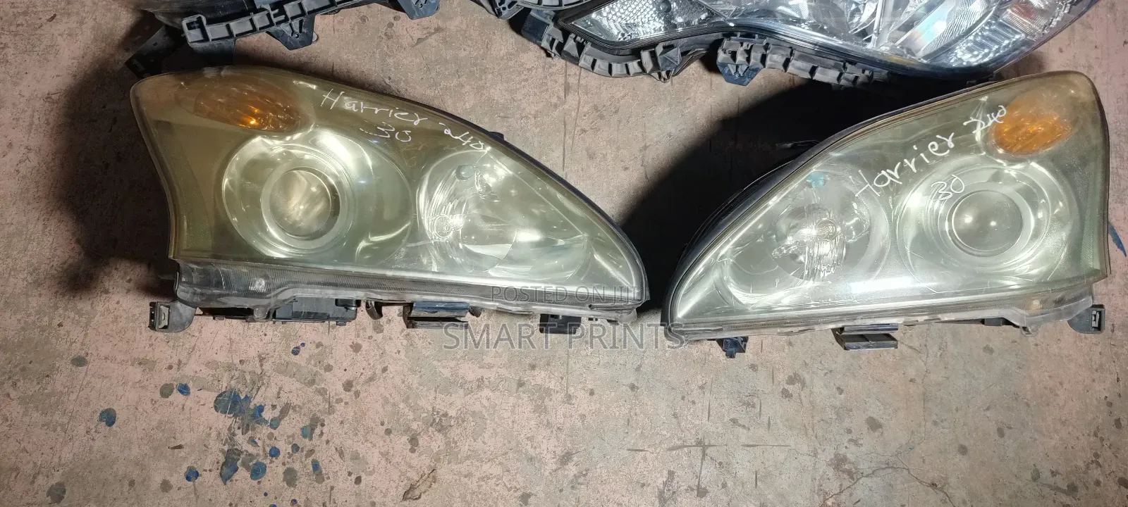 Prime Quality Toyota Harrier 240 Headlight Available