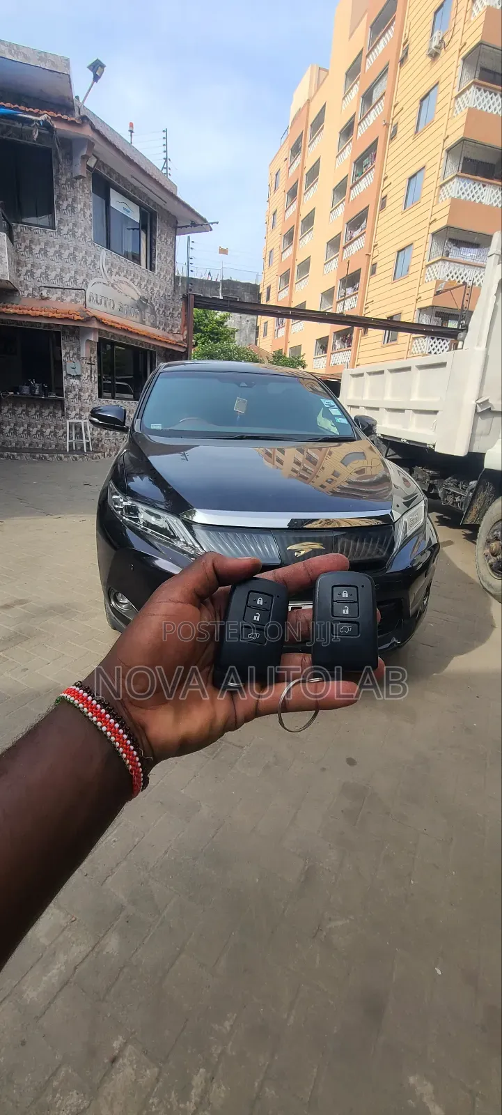 Toyota Harrier Key Duplicates.