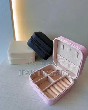 *Portable Jewelry Travel Case Organizer/ Portable