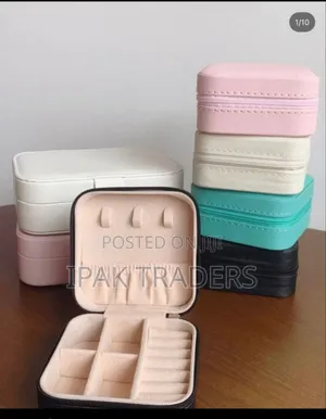 *Portable Jewelry Travel Case Organizer/ Portable