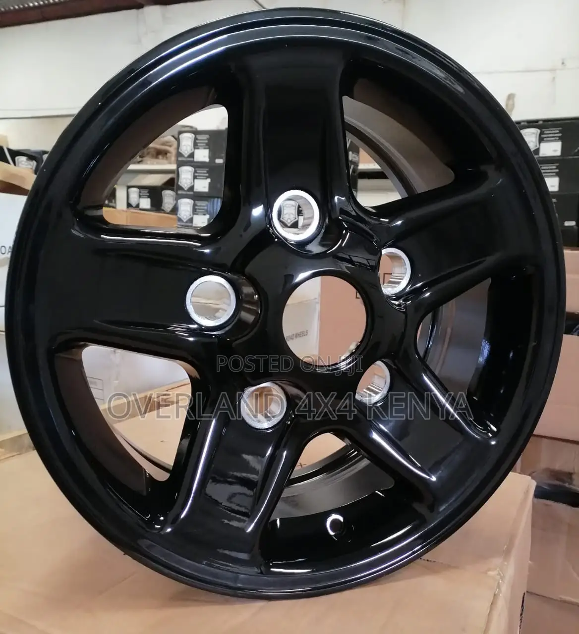 Land Rover Alloy Black Boost Rim 16x7 5/165.1
