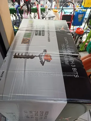 Hawking Earth Auger 4 Stroke With 3 Bits