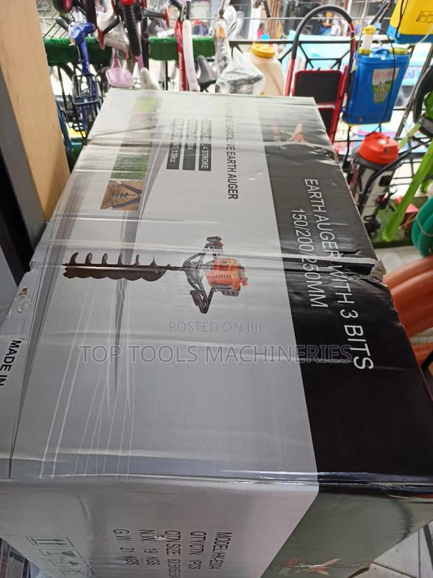 Hawking Earth Auger 4 Stroke With 3 Bits - main view