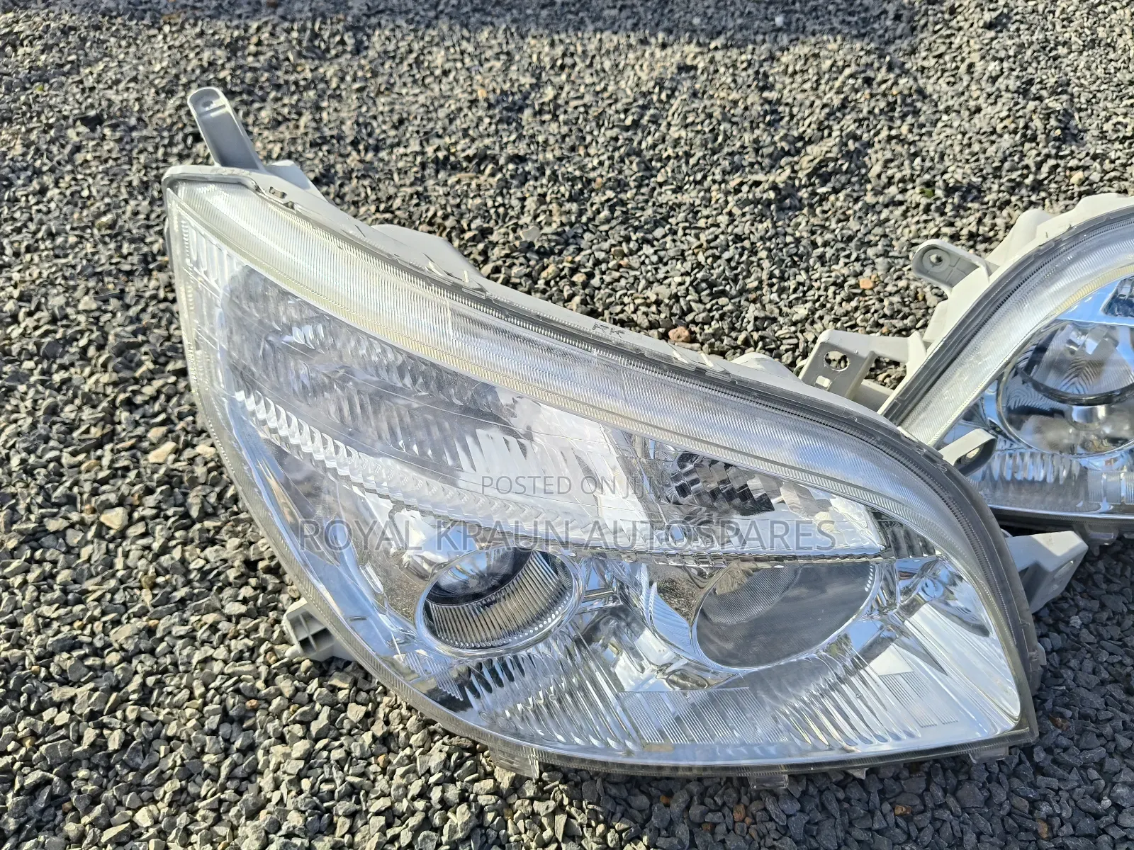 Toyota Rush Xenon Headlights
