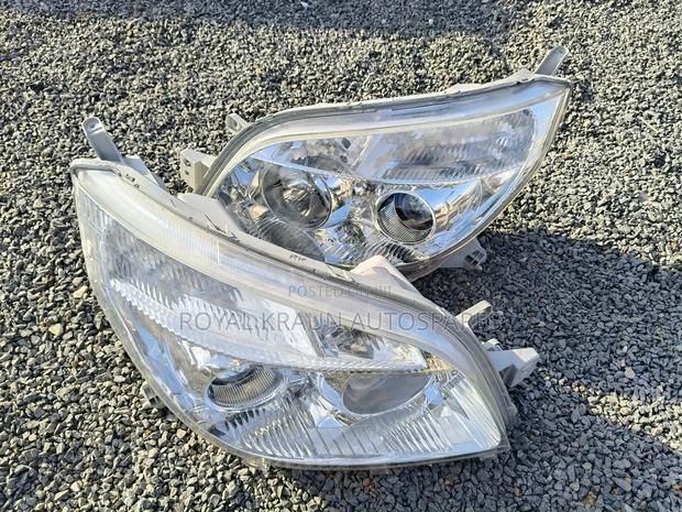Toyota Rush Xenon Headlights - thumbnail 2