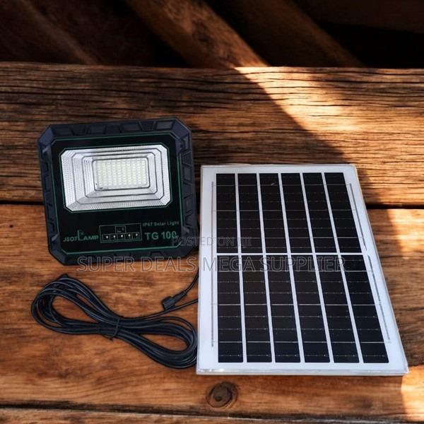 Jsot 100w Solar Flood Light With Remote Control and Ip66 Waterproof