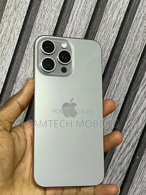 Apple iPhone 15 Pro Max 256 GB Silver - thumbnail 2