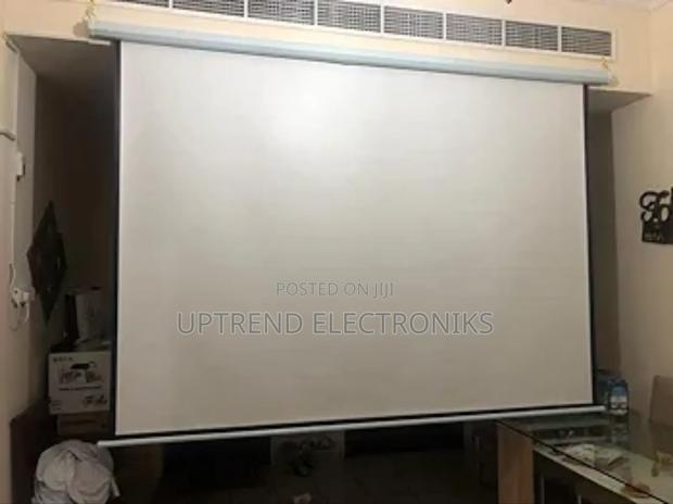 Electric 180×180 Cm Roll-Down Screen –Durable Ready for Action - main view