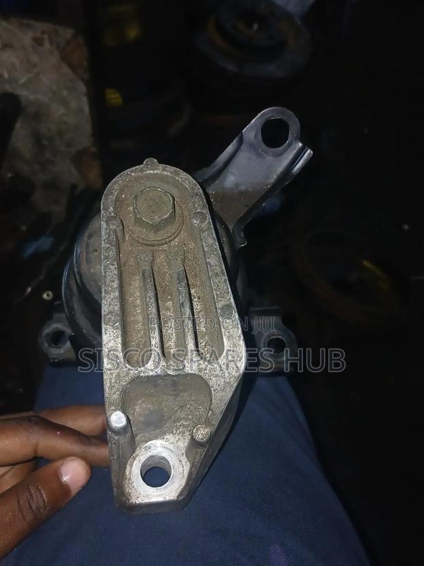 Engine Mountings Premio 240