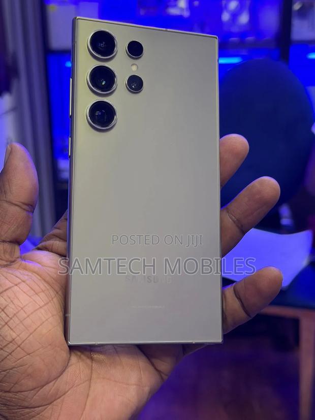 Samsung Galaxy S24 Ultra 256 GB Silver - main view