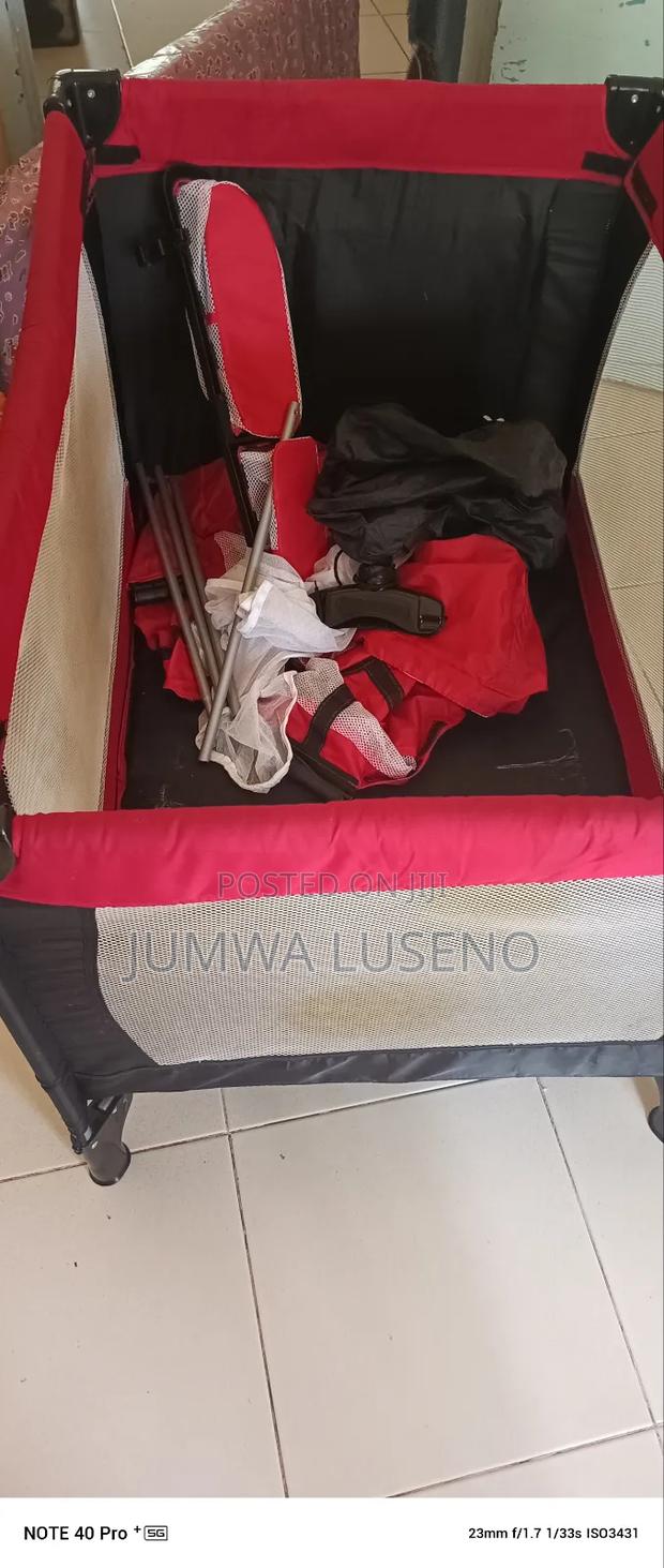 Portable Crib/Playpen - thumbnail 3