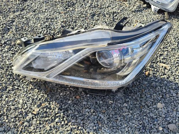 Crown 2015/16/17 Model, Xenon Headlight - thumbnail 3