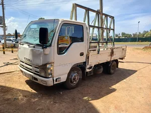 Canter Isuzu Elf
