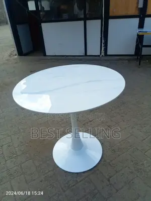 White Aemes Table