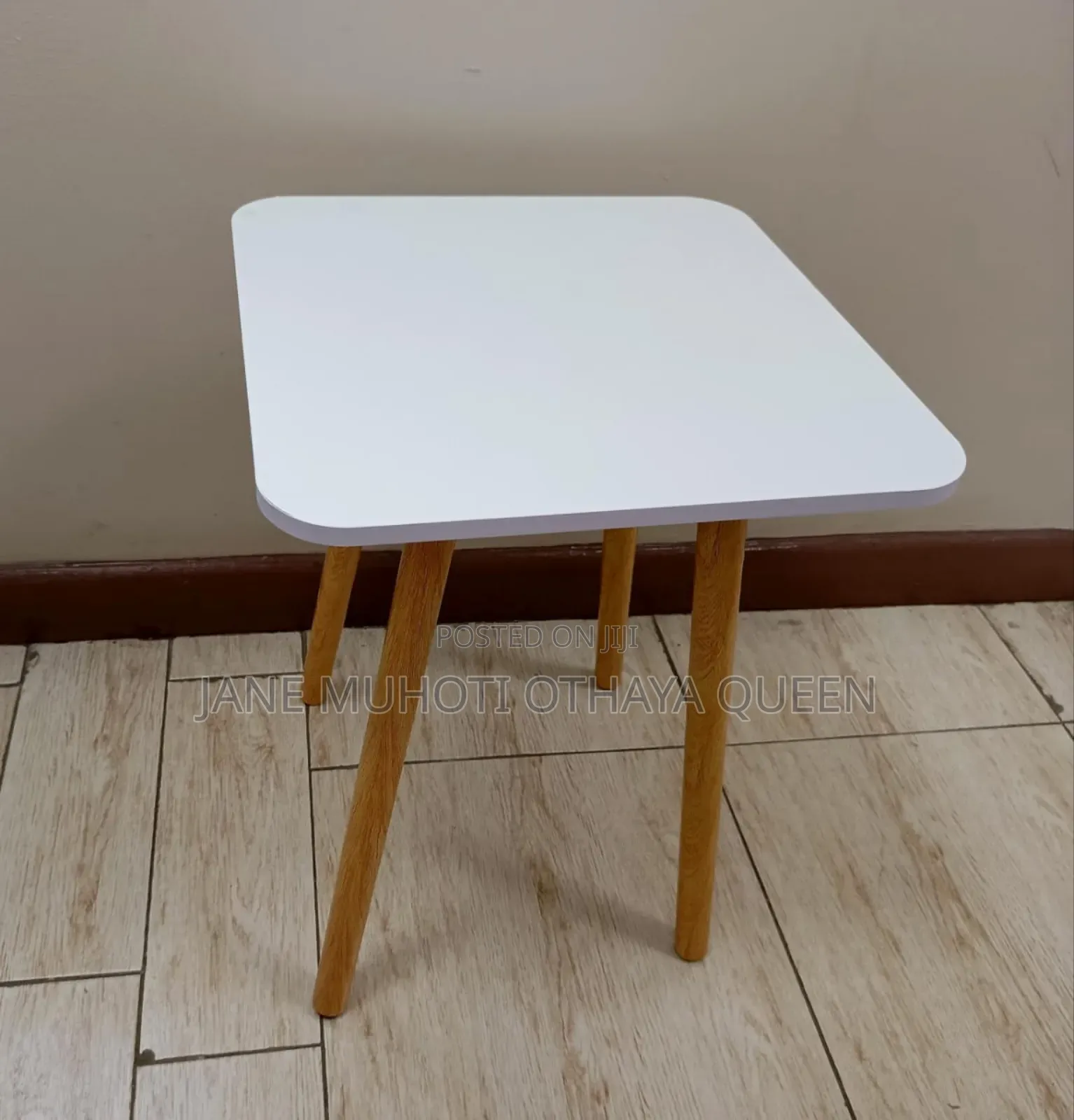 *Contemporary Square Shaped Side Stool/Table