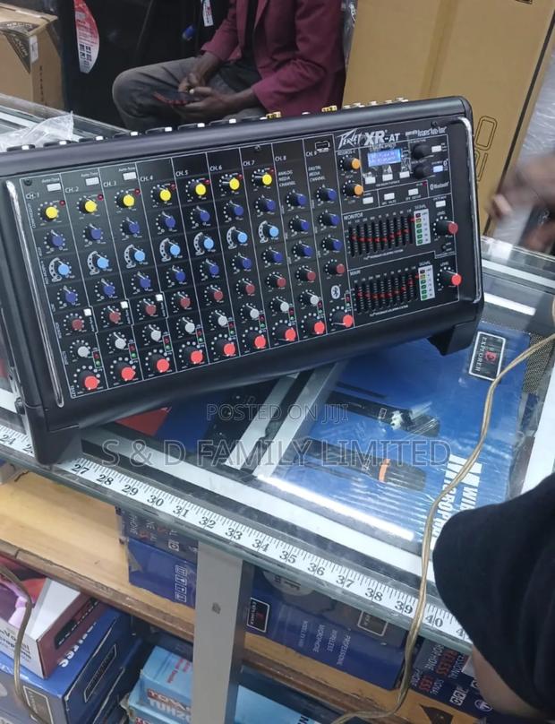 Peavey Xr at 9 Channels Powered Mixer With Bt
