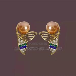 Luxury Bling Stud Earrings - thumbnail 2