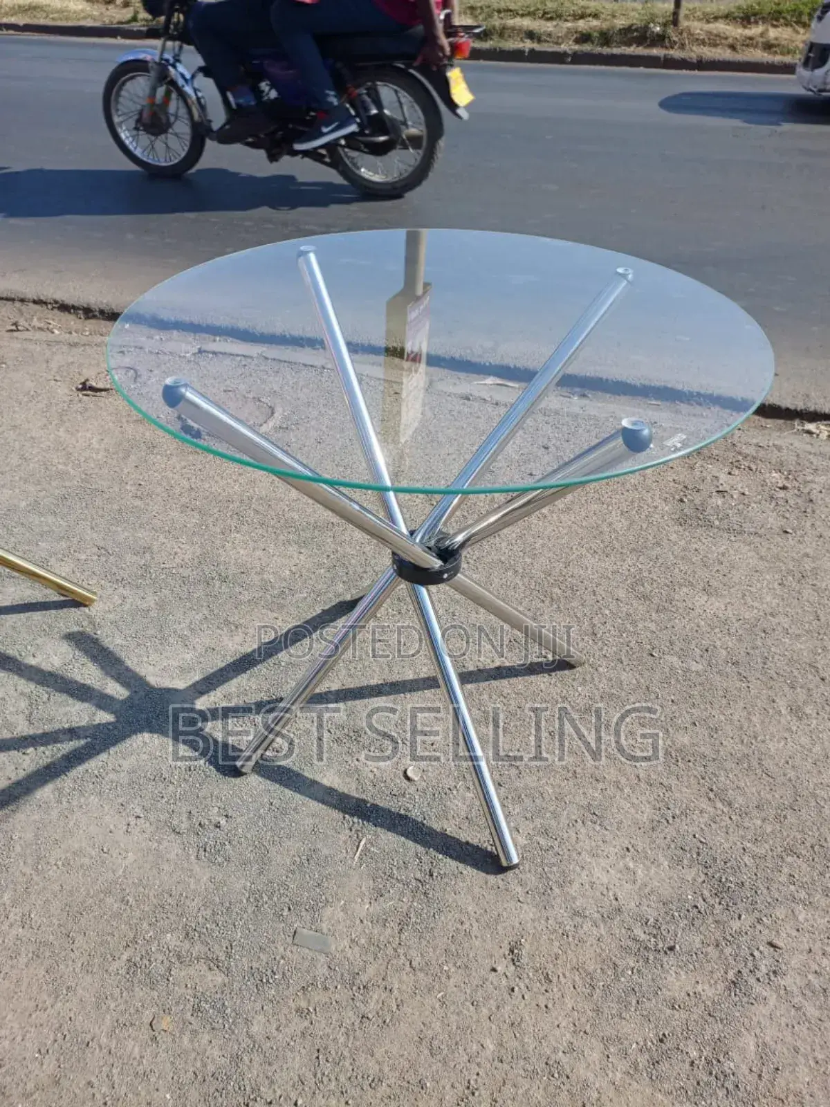 Colorless Top Coffee Table