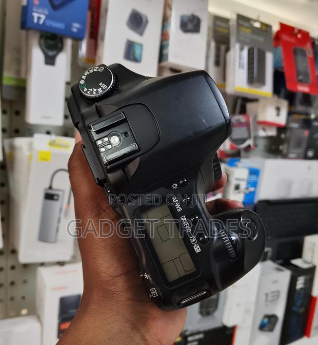 Canon Eos 30d Digital Camera (Camera Body) - thumbnail 2