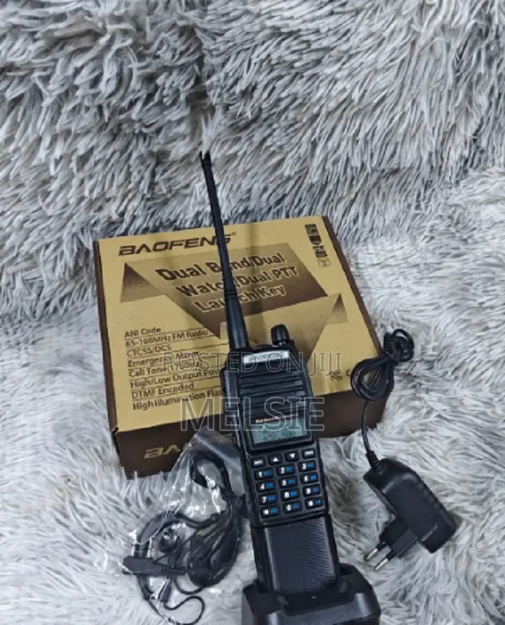 (Baofeng Uv-82 Dual Band Handheld Transceiver Walkie Talkie - 8-10 Km)