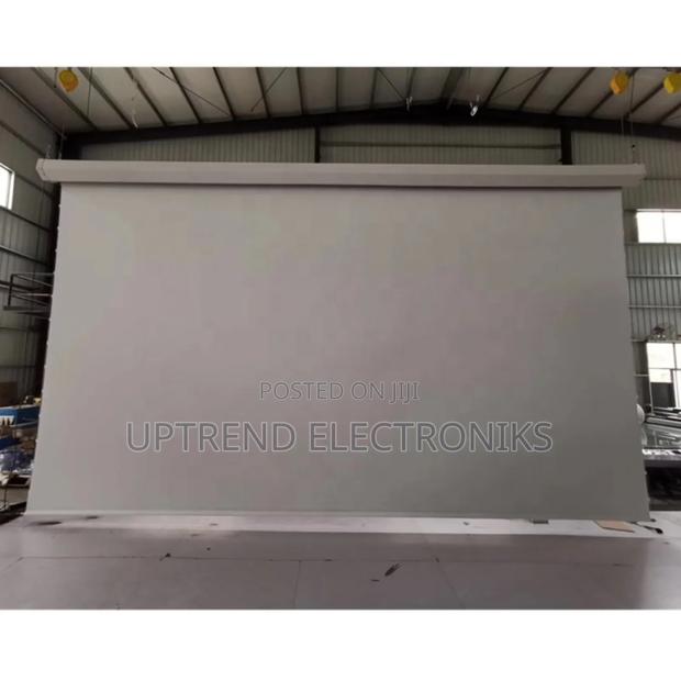 Massive 300×300 Cm Viewing Screen – Bright, Durable Ready for Action