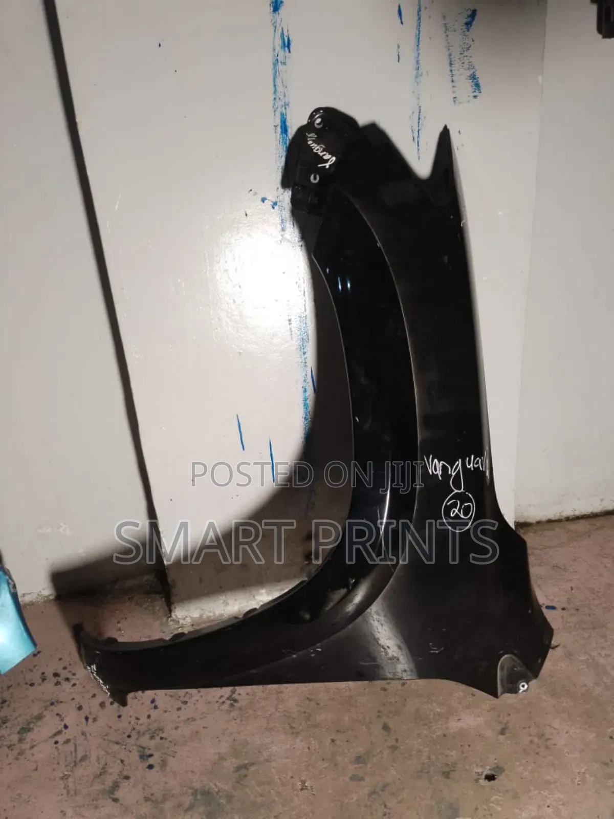 High Quality Toyota Vanguard Left Wing in Good Condition