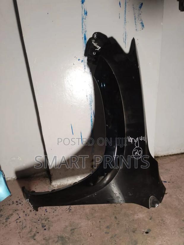 High Quality Toyota Vanguard Left Wing in Good Condition