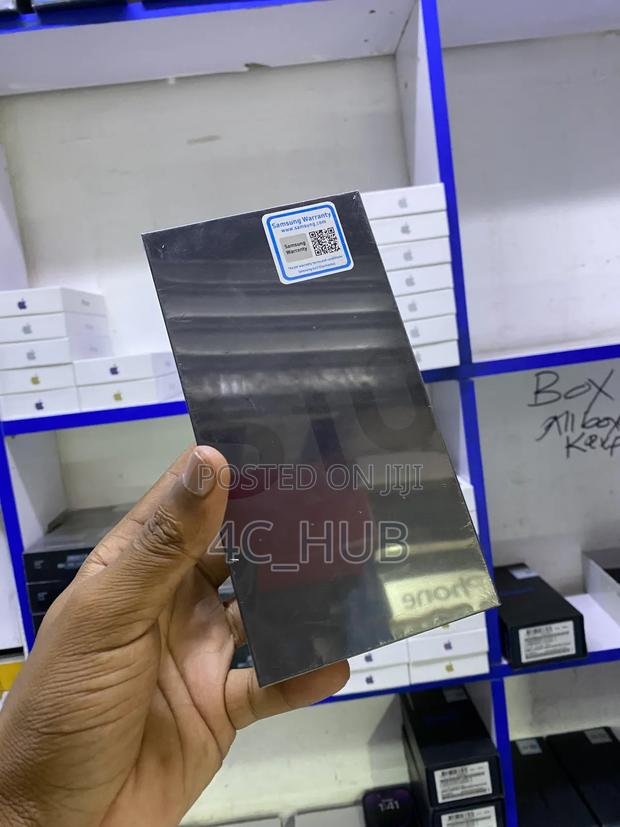 New Samsung Galaxy S10 128 GB Black - thumbnail 2