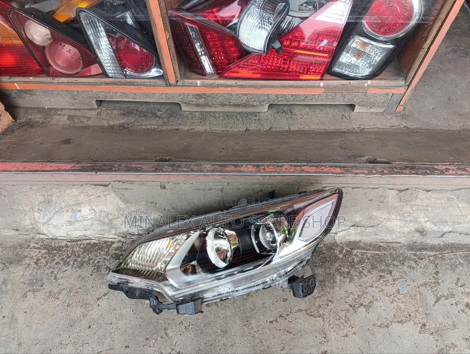 Honda Fit Headlight Zenon Type Complete With Computer And Bulb