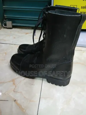 Lace Up Shoes for Watch Man in Black