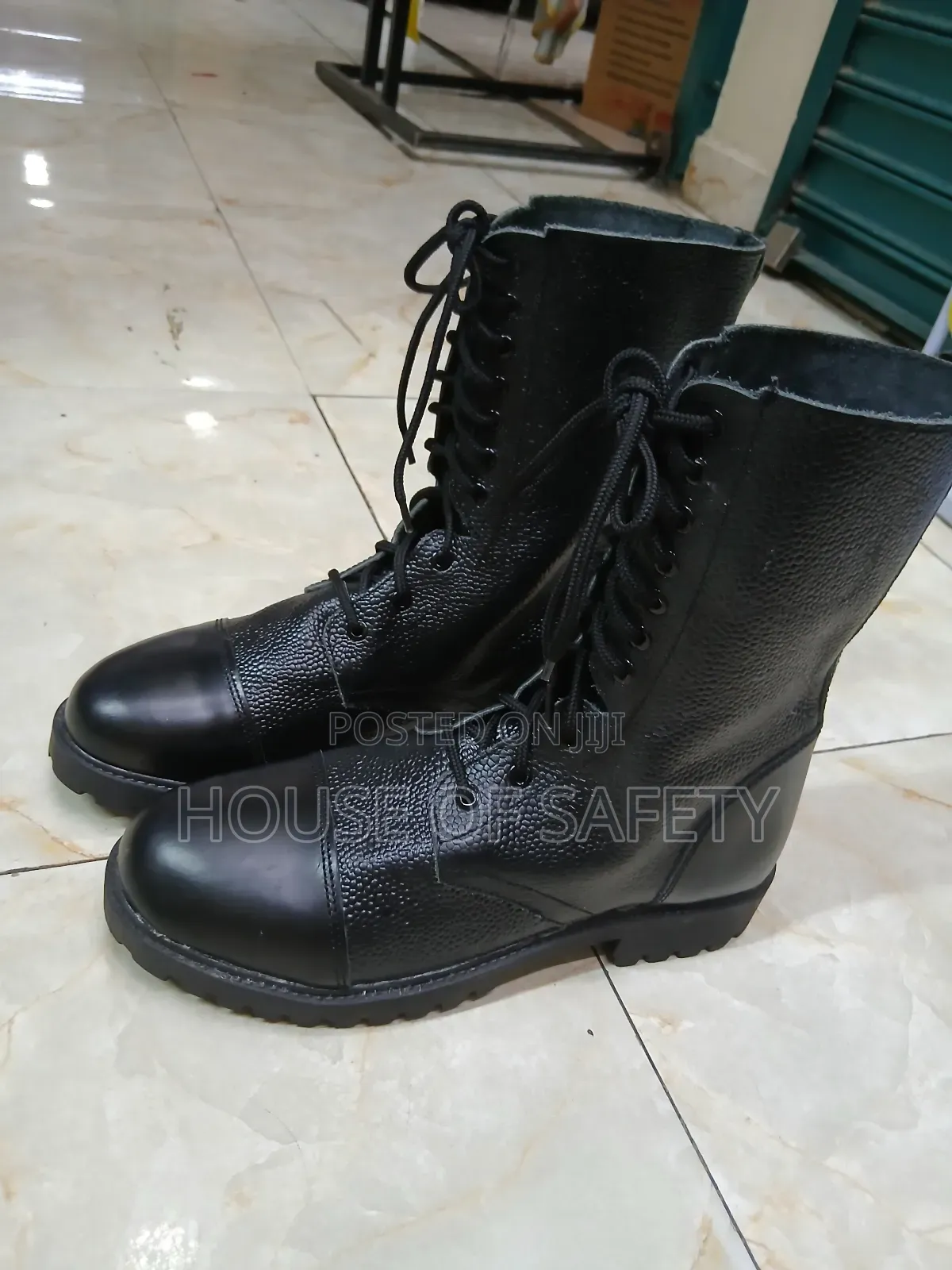 Security Guards Booth With Electric Hazard Protection Boots