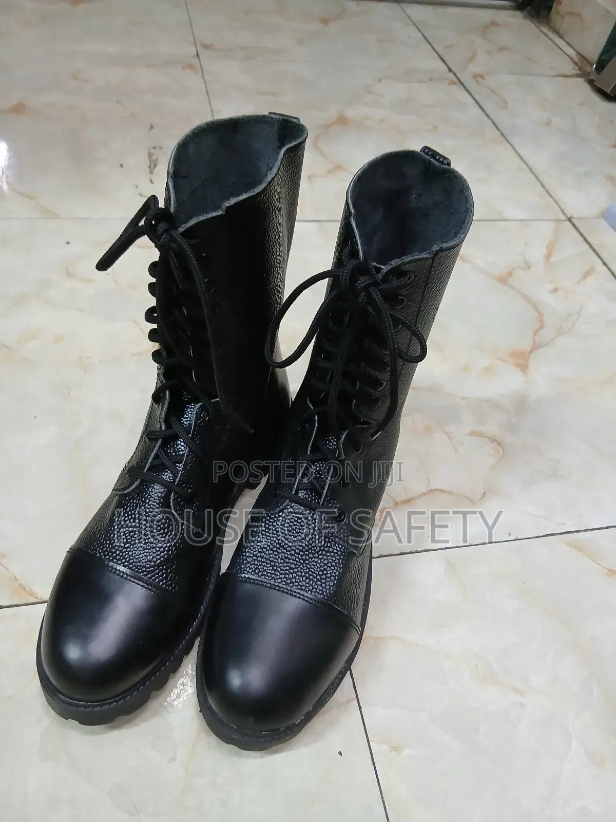 Security Guards Booth With Electric Hazard Protection Boots