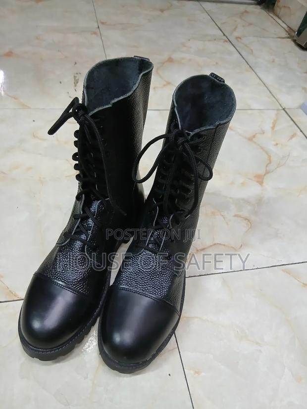 Security Guards Booth With Electric Hazard Protection Boots - thumbnail 2