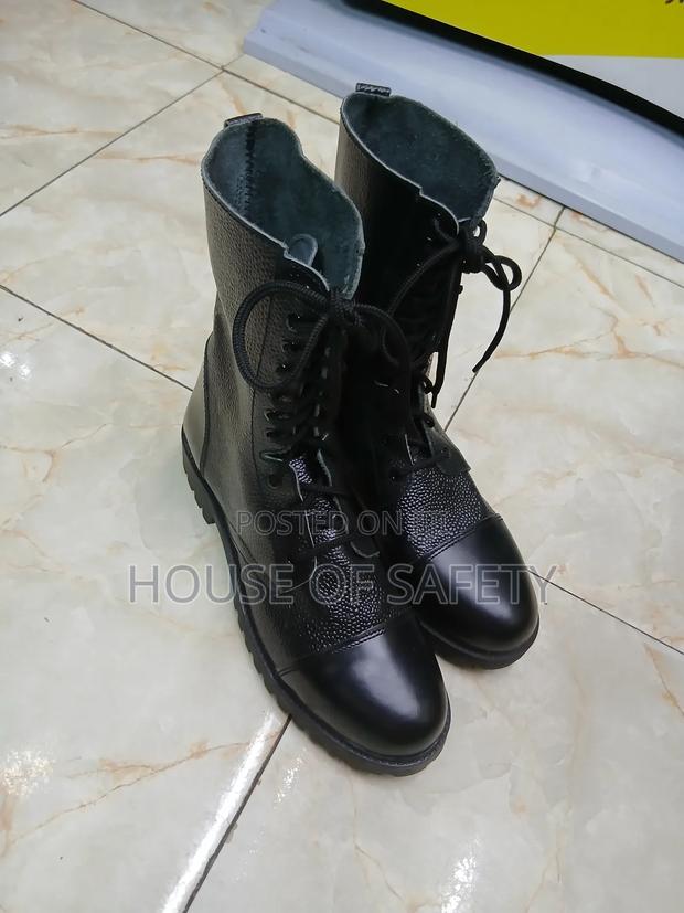 Security Guards Booth With Electric Hazard Protection Boots - thumbnail 3