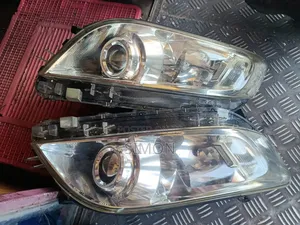Toyota Vanguard Headlight