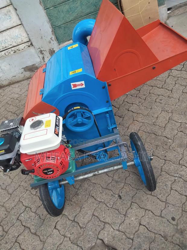 Modern Farm Thresher/Sheller Machine - main view