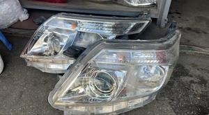 Toyota Noah Headlight - thumbnail 2