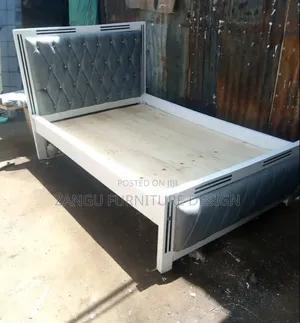 Minimalist Mocket Beds on Special Offers !!