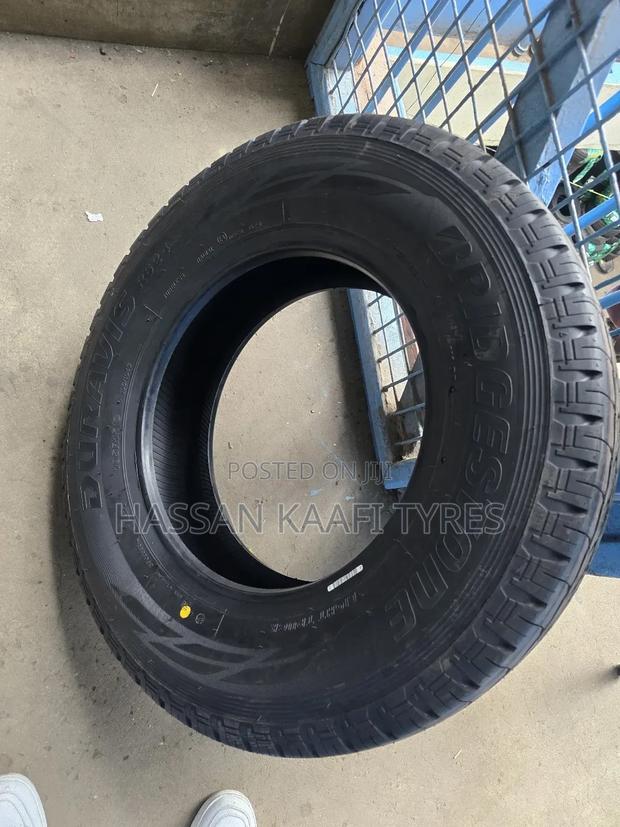 195r15c Bredgstone Tyre - thumbnail 3