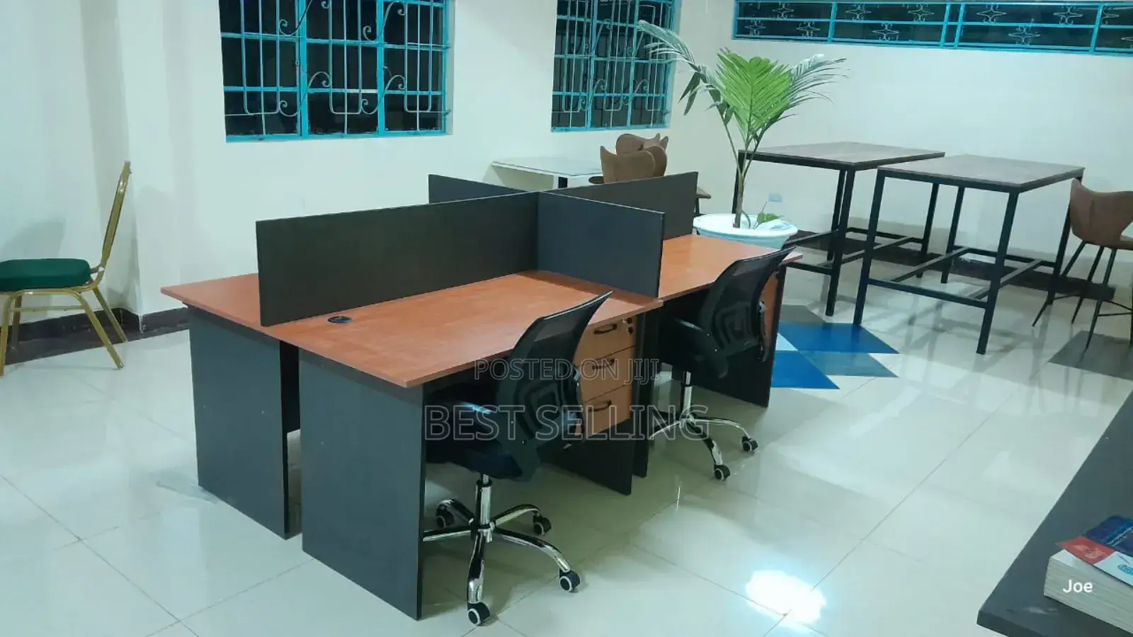 Dark Grey 4 Way Working Station