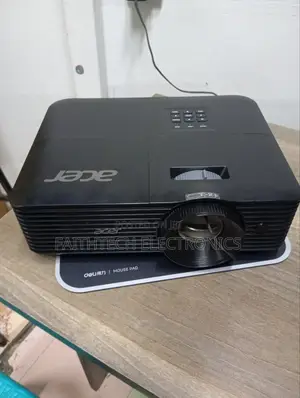 Acer Dsv1844 Projector | 4000 Lumens | Hdmi/Vga |