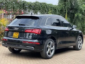 Audi Q5 2.0T Tech Premium AWD quattro 2018 Black