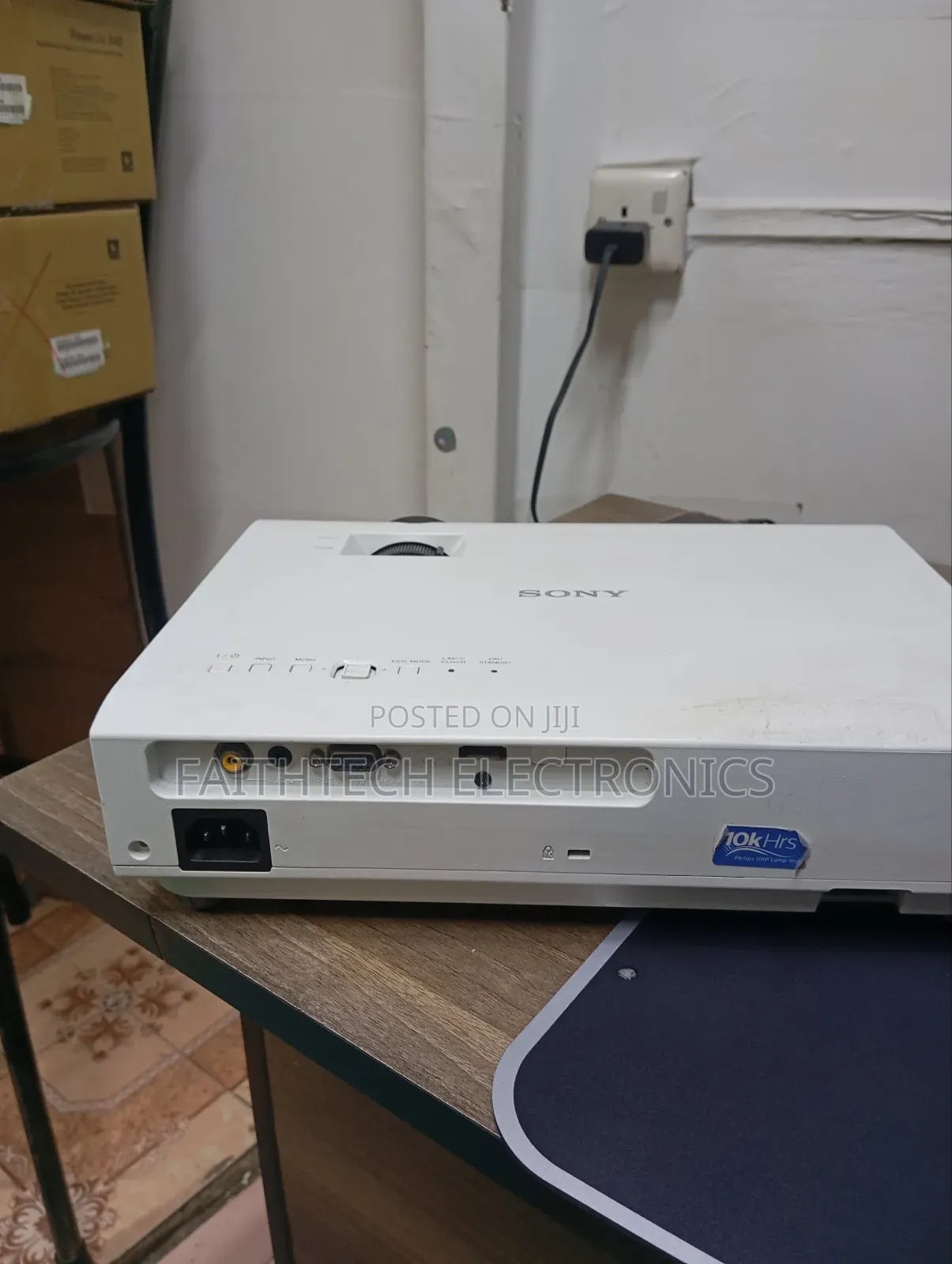 Sony Dx‐102 Projector – Compact Reliable for Home or Office